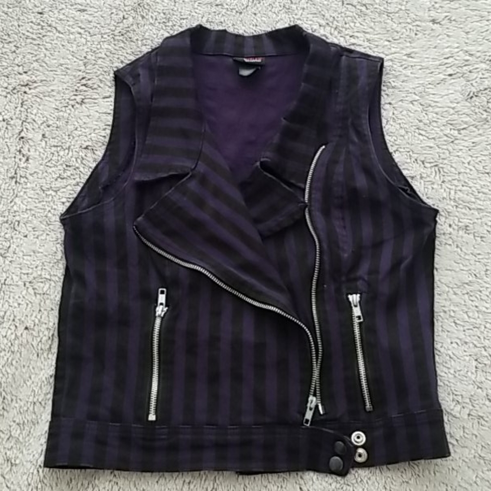 Switchblade Stiletto Black and Purple Vest HTF!